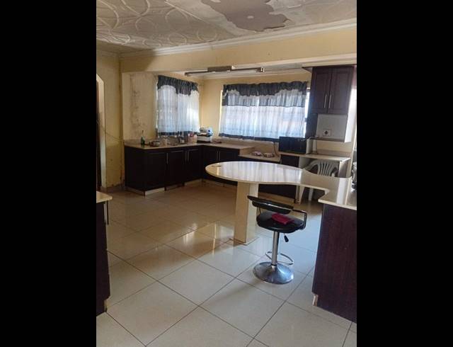 3 BEDROOM HOUSE FOR SALE IN NEWLANDS WEST